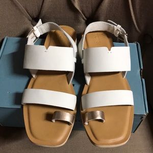 Women’s Toms Shoes, Size 9, Off White, Leather,NWB